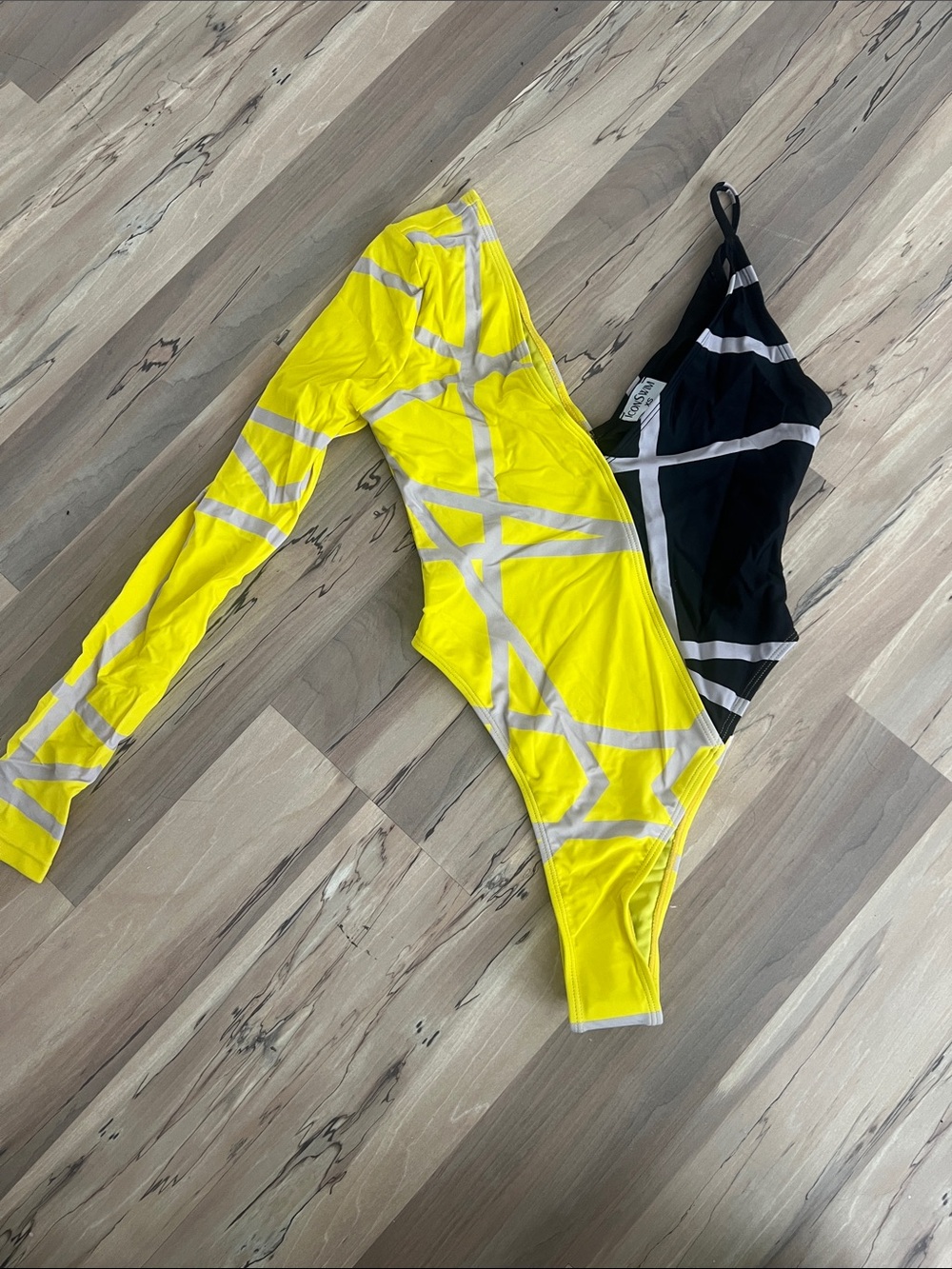 Yellow Geometric Long-Sleeve One-Piece Swimsuit